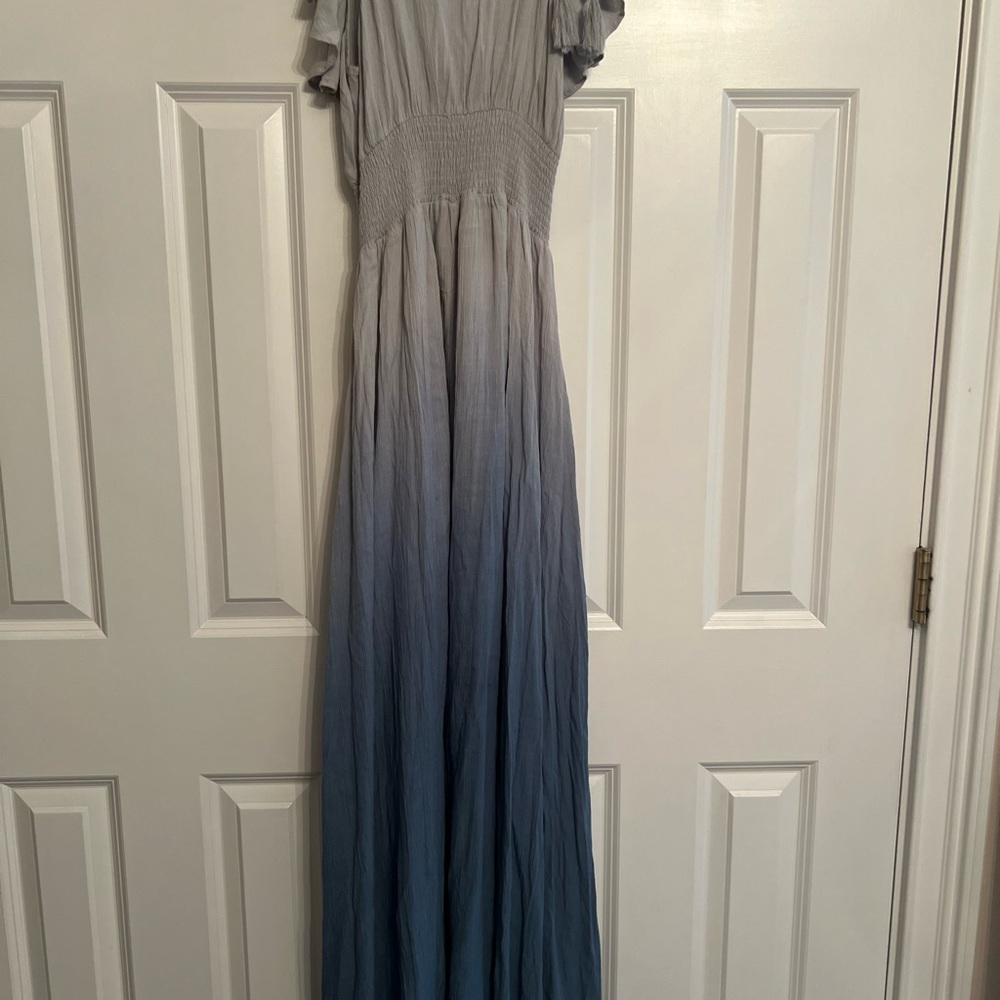 Beautiful dress - Picture 5 of 5